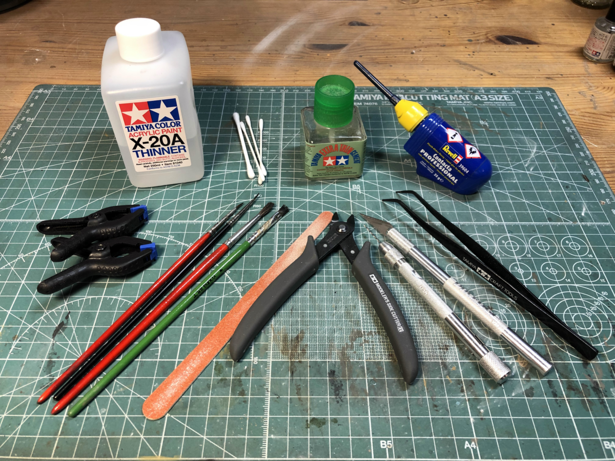 How to use Tamiya Cement - Gunpla Tool Tutorial Series 